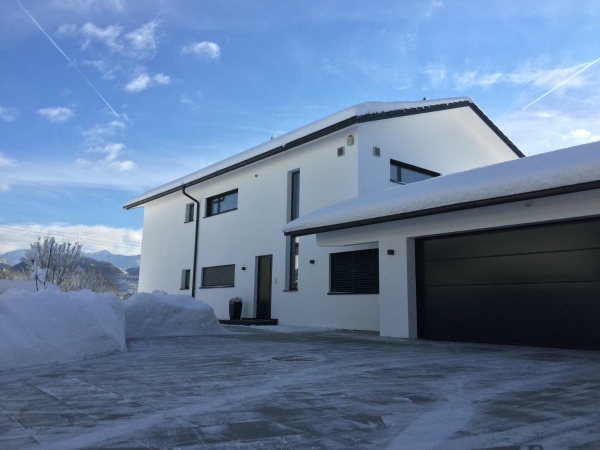 Ferienwohnung Black White Raubling Kültér fotó